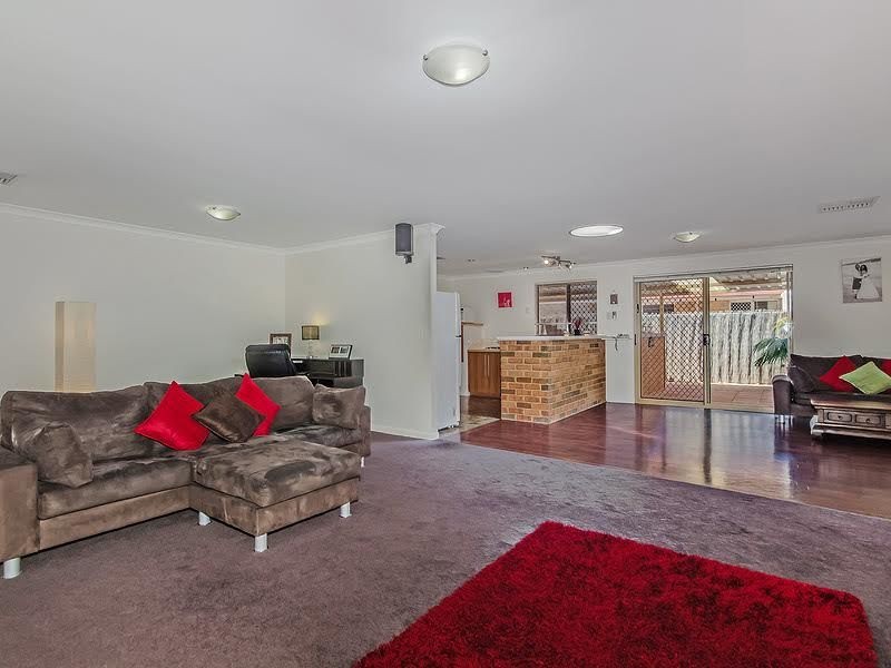 32 San Sebastian Boulevard, Port Kennedy WA 6172