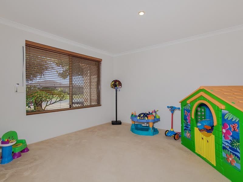 32 San Sebastian Boulevard, Port Kennedy WA 6172