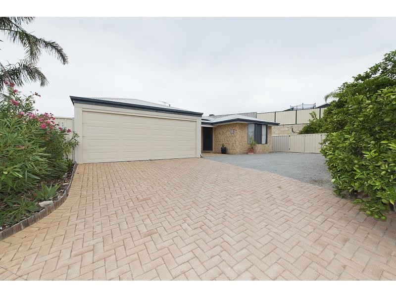 20 Walmer Place, Orelia WA 6167