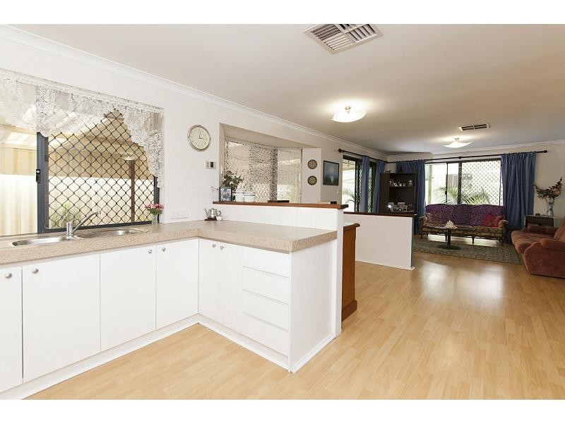 20 Walmer Place, Orelia WA 6167