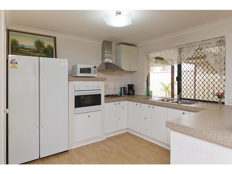 20 Walmer Place, Orelia WA 6167