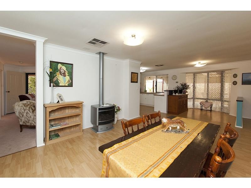 20 Walmer Place, Orelia WA 6167