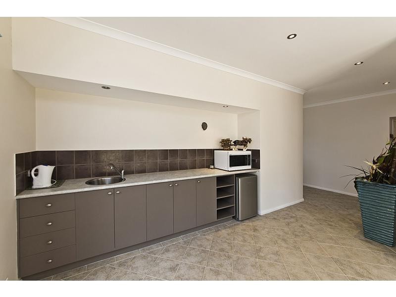 22 Endeavour Circle, Wannanup WA 6210