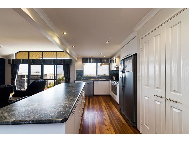 22 Endeavour Circle, Wannanup WA 6210