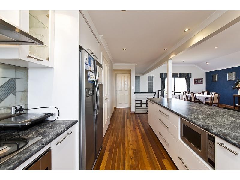 22 Endeavour Circle, Wannanup WA 6210