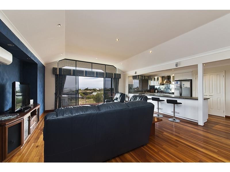 22 Endeavour Circle, Wannanup WA 6210