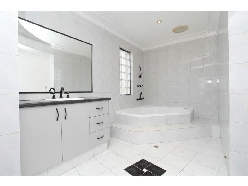 3 Jacka Close, Marangaroo WA 6064