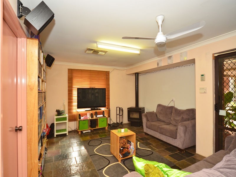 17 Tanager Trail, Ballajura WA 6066