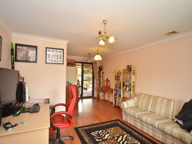 17 Tanager Trail, Ballajura WA 6066