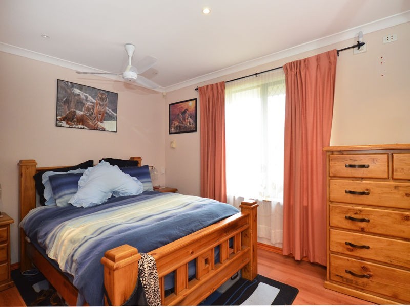 17 Tanager Trail, Ballajura WA 6066