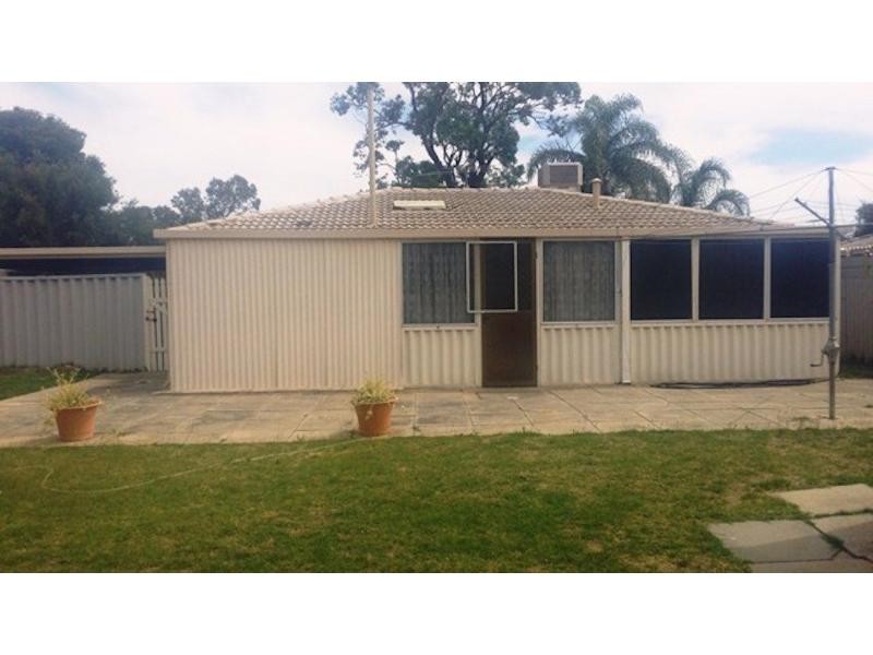 10 Coachwood Way, Maddington WA 6109