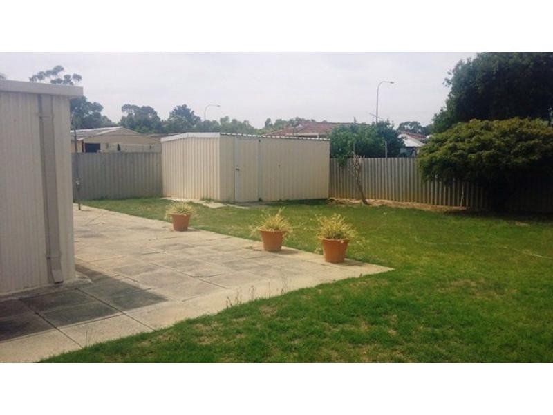 10 Coachwood Way, Maddington WA 6109