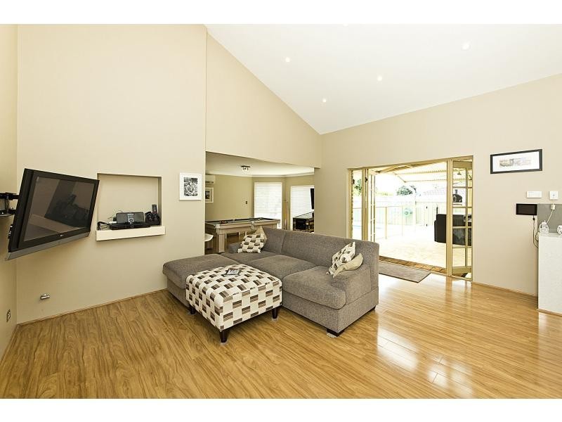 3 Thrum Close, Leeming WA 6149