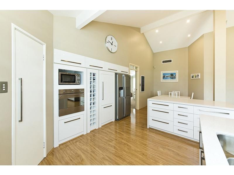 3 Thrum Close, Leeming WA 6149