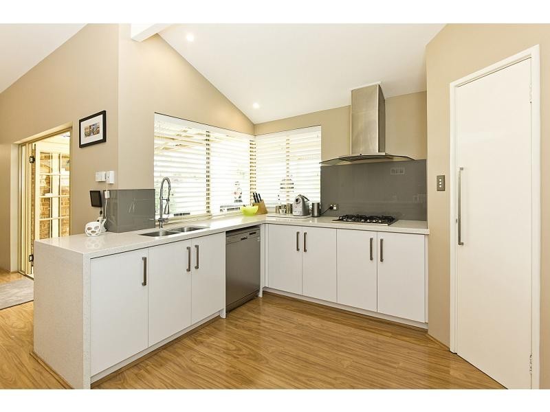 3 Thrum Close, Leeming WA 6149