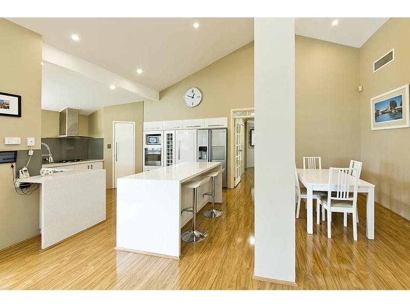 3 Thrum Close, Leeming WA 6149