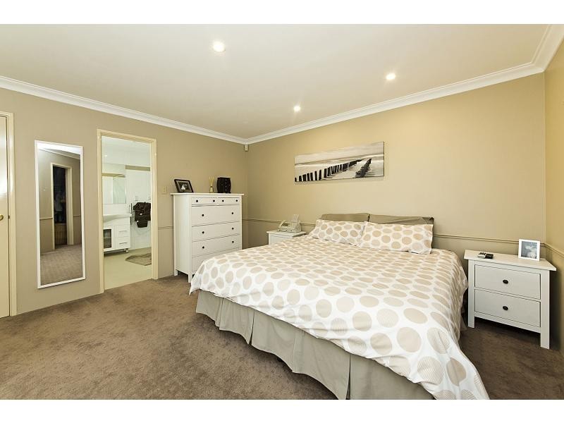 3 Thrum Close, Leeming WA 6149
