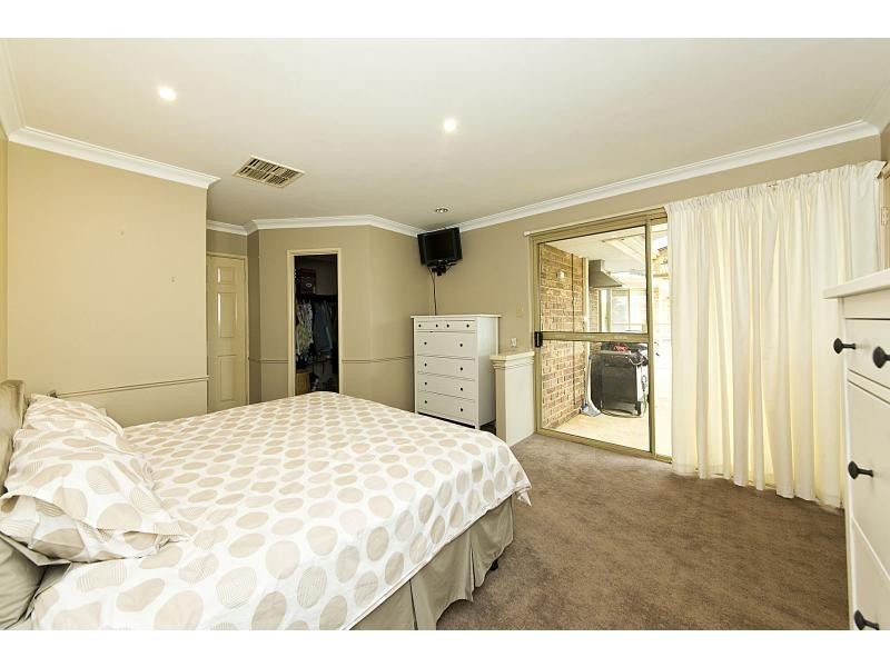 3 Thrum Close, Leeming WA 6149