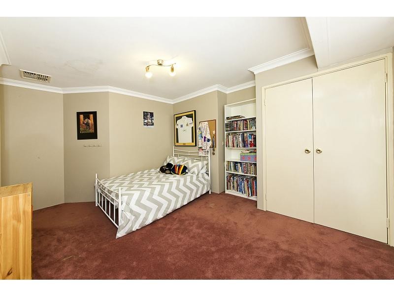 3 Thrum Close, Leeming WA 6149