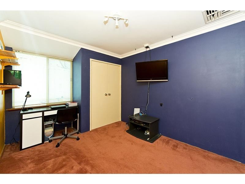 3 Thrum Close, Leeming WA 6149