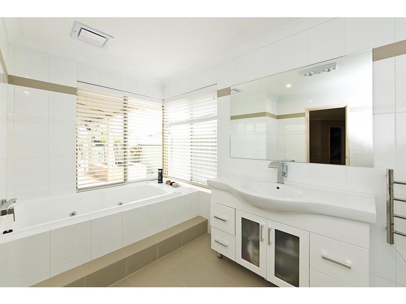 3 Thrum Close, Leeming WA 6149