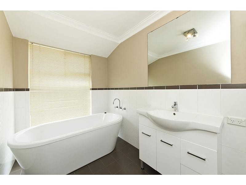 3 Thrum Close, Leeming WA 6149