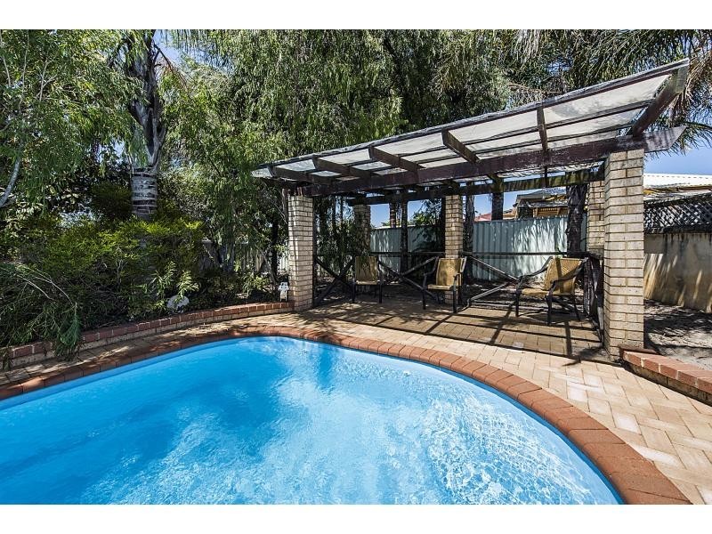 3 Roseate Court, Ballajura WA 6066