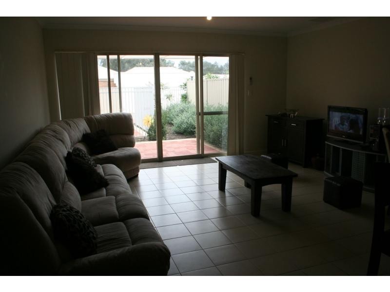 7/61 Elvire Street, Viveash WA 6056