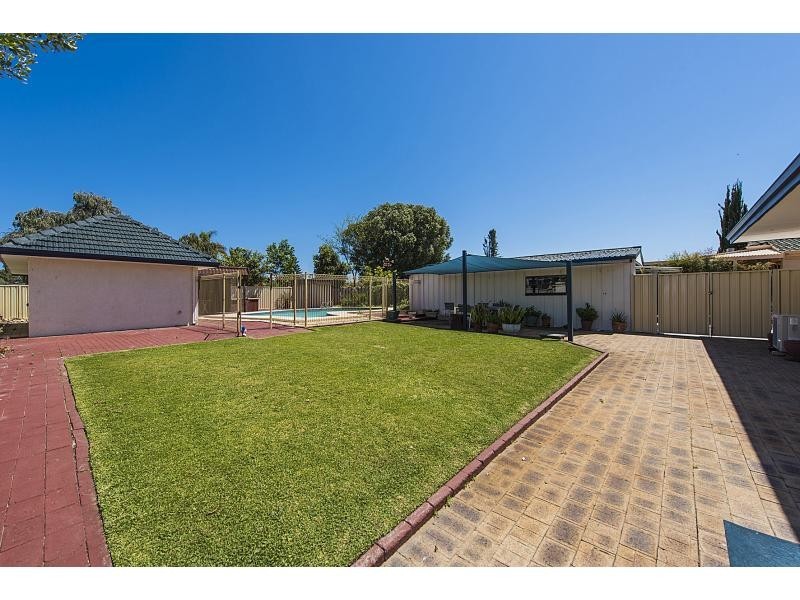 21 Waimea Road, Safety Bay WA 6169