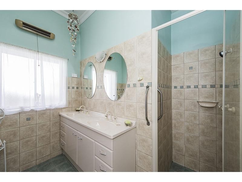 21 Waimea Road, Safety Bay WA 6169