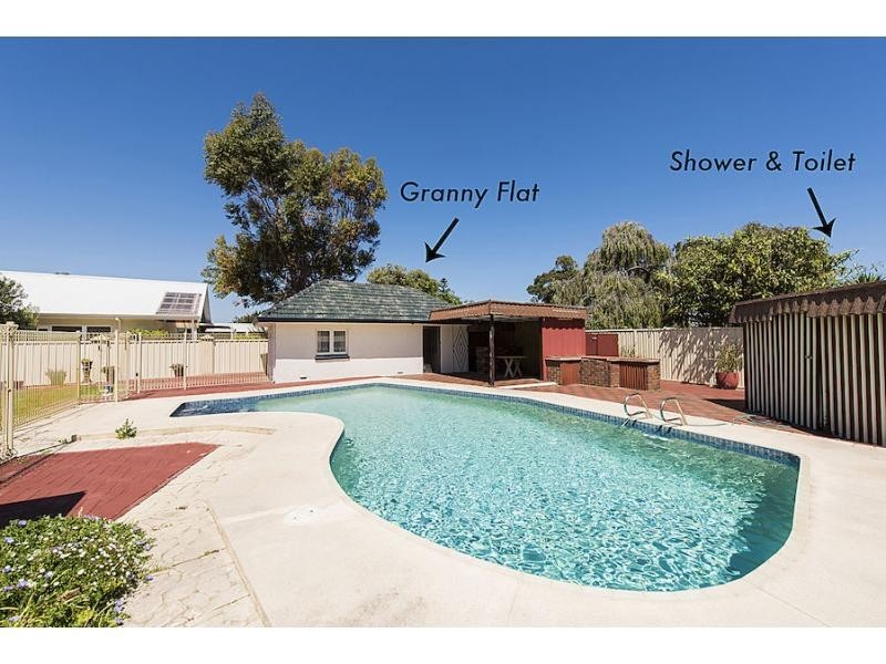 21 Waimea Road, Safety Bay WA 6169