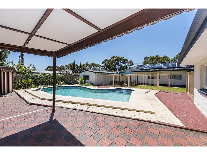 21 Waimea Road, Safety Bay WA 6169