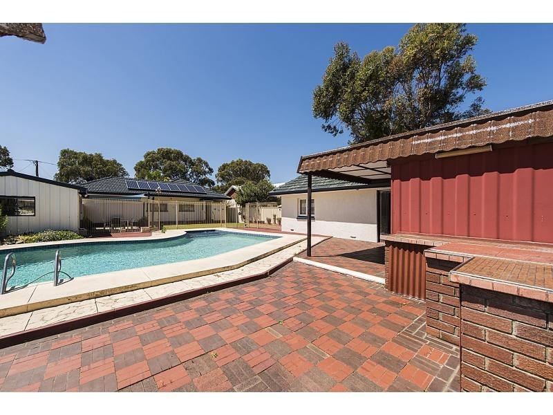 21 Waimea Road, Safety Bay WA 6169