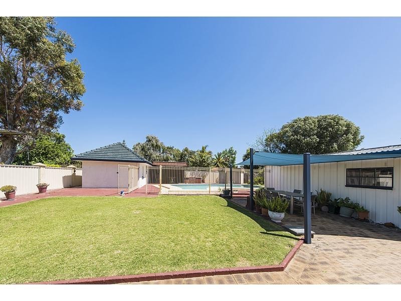 21 Waimea Road, Safety Bay WA 6169