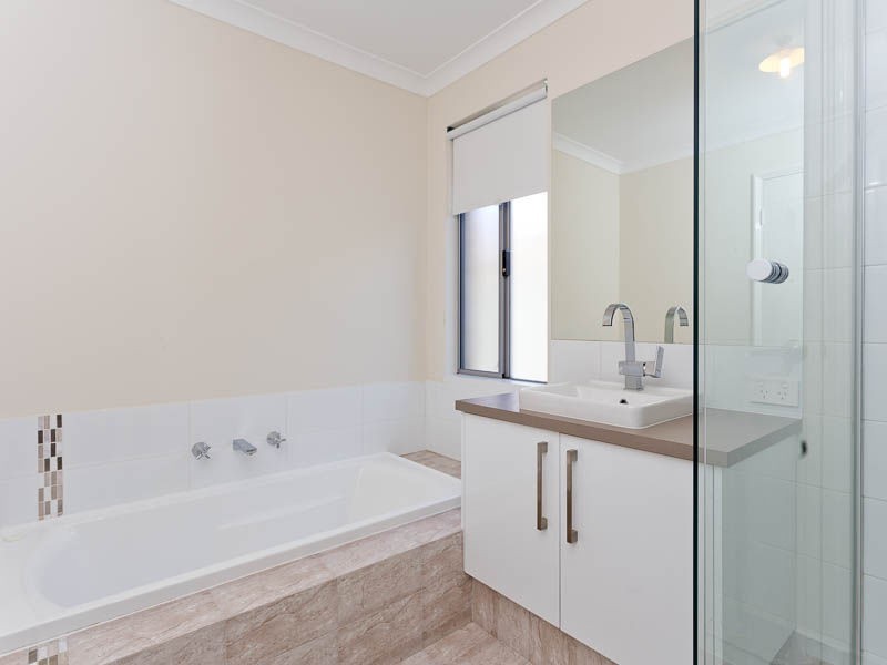 77 Dovedale Street, Harrisdale WA 6112