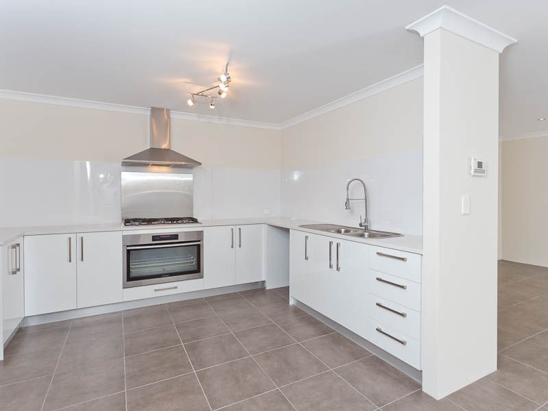 77 Dovedale Street, Harrisdale WA 6112