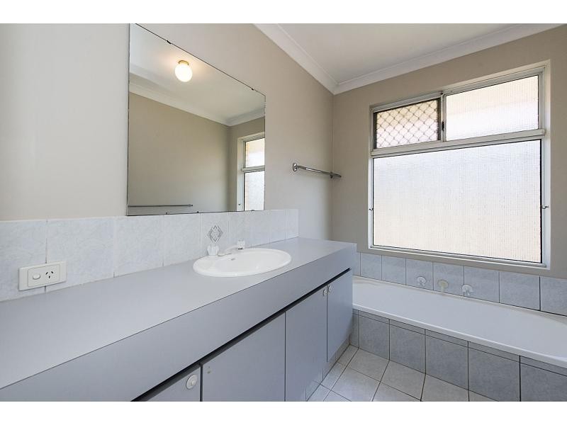 5 Carlhausen Close, Atwell WA 6164