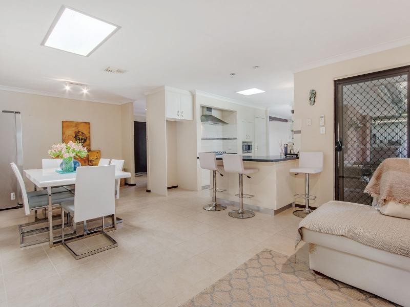 5 Atlantic Way, Waikiki WA 6169