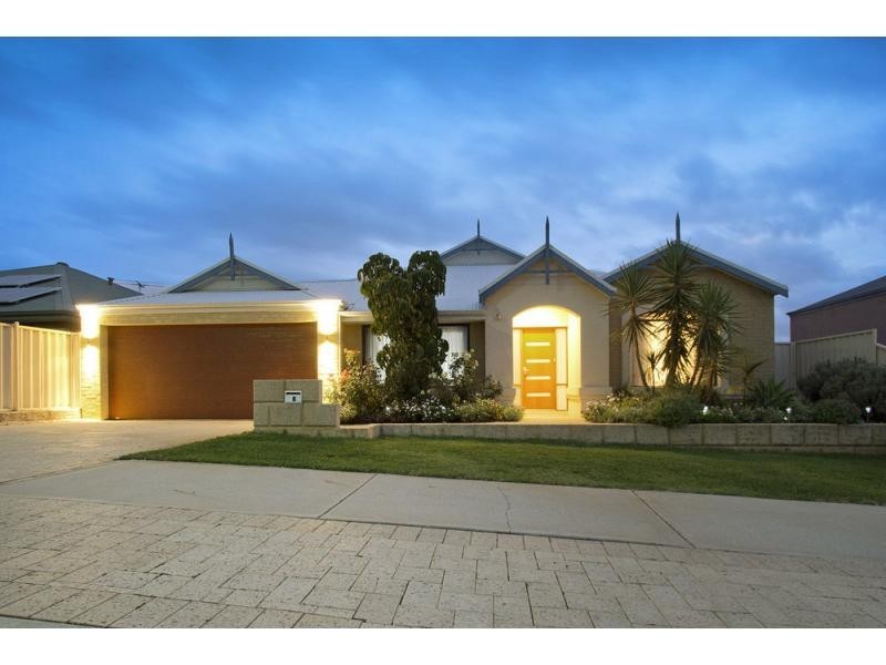 5 Hopper Turn, Madeley WA 6065