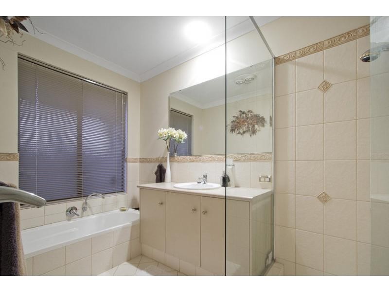 2 Jinkins Way, Madeley WA 6065