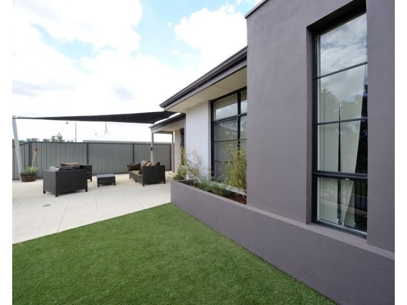 42 Kingaroy Drive, Baldivis WA 6171