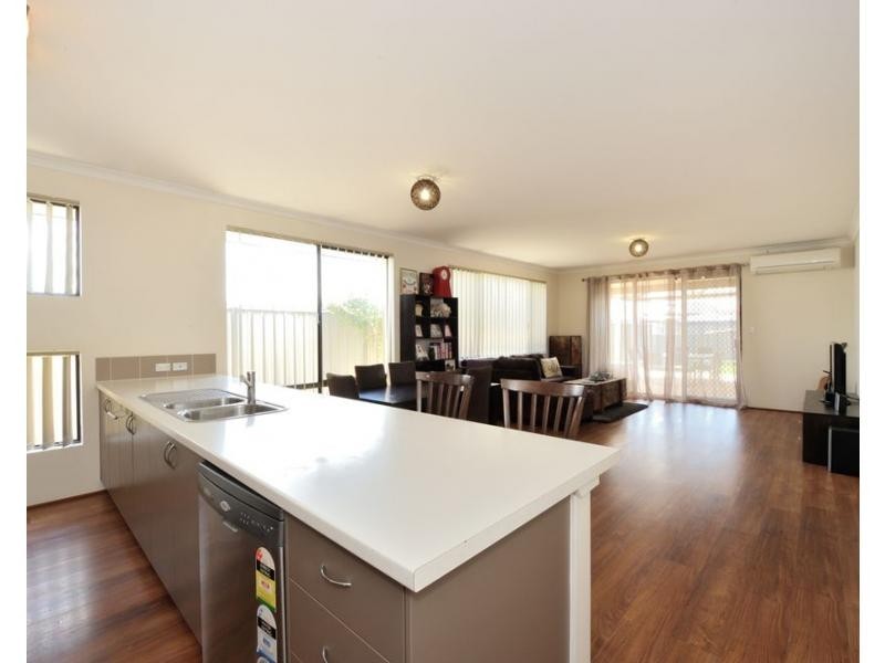 42 Kingaroy Drive, Baldivis WA 6171