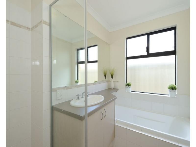 42 Kingaroy Drive, Baldivis WA 6171