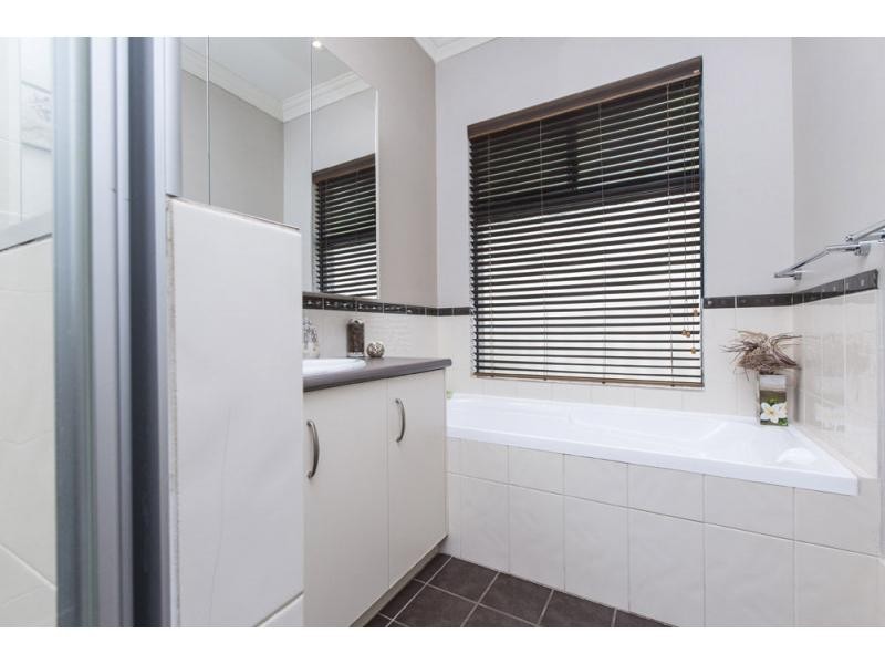 9 Kiso Link, Madeley WA 6065