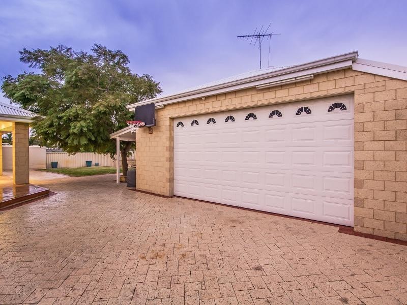 25 Thorpe Street, Rockingham WA 6168