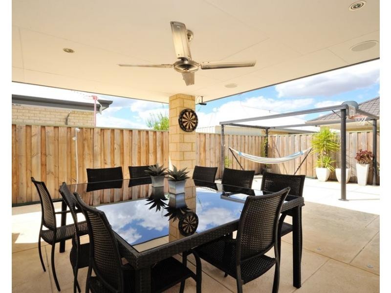 23 Moonstone Parkway, Wellard WA 6170