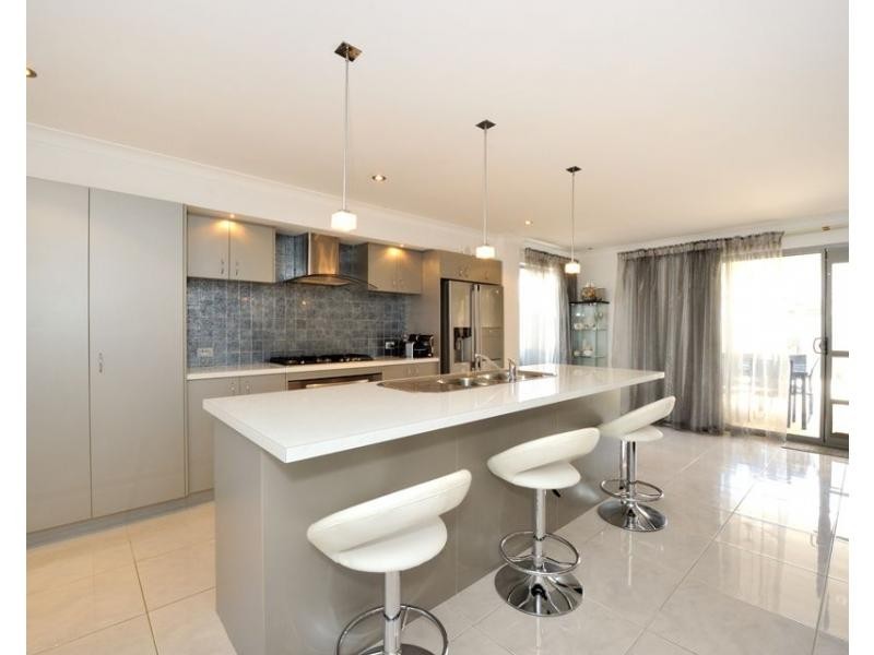 23 Moonstone Parkway, Wellard WA 6170