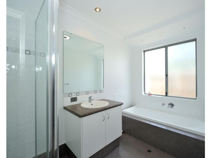 23 Moonstone Parkway, Wellard WA 6170