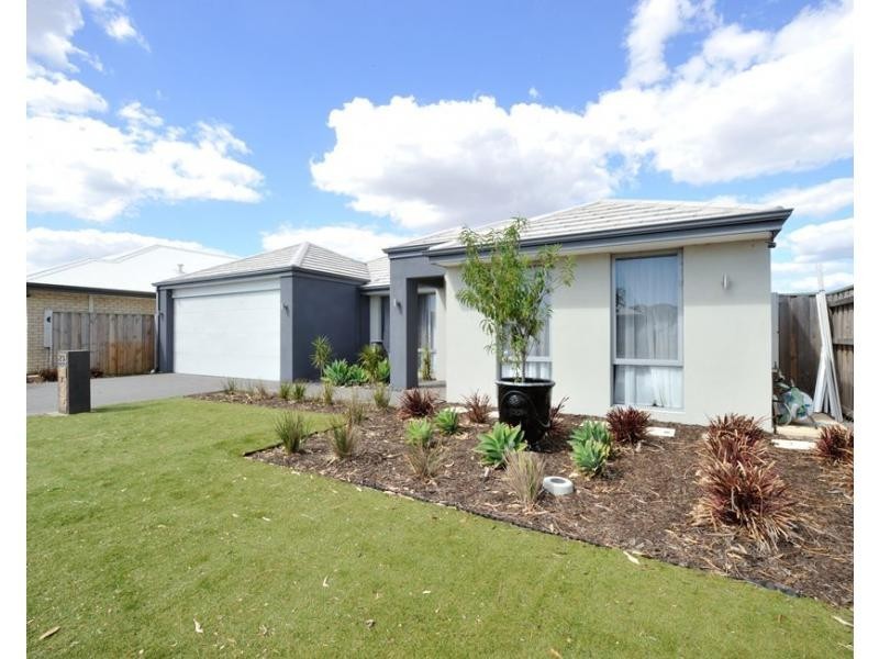 23 Moonstone Parkway, Wellard WA 6170