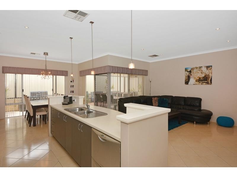 28 Lantern Way, Clarkson WA 6030